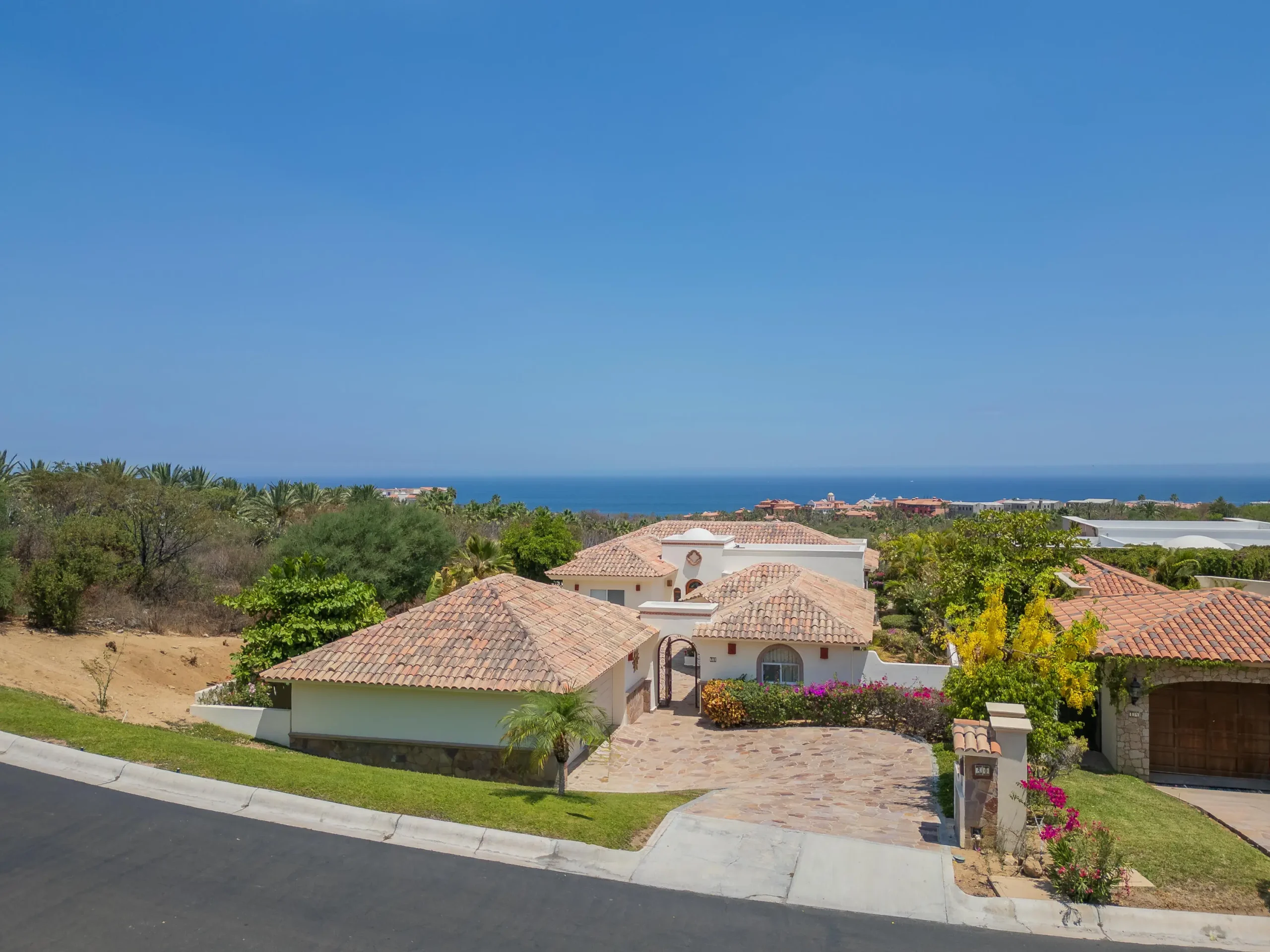 Cabo Corridor Real Estate